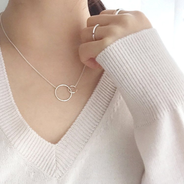 Interlocking Circles Necklace