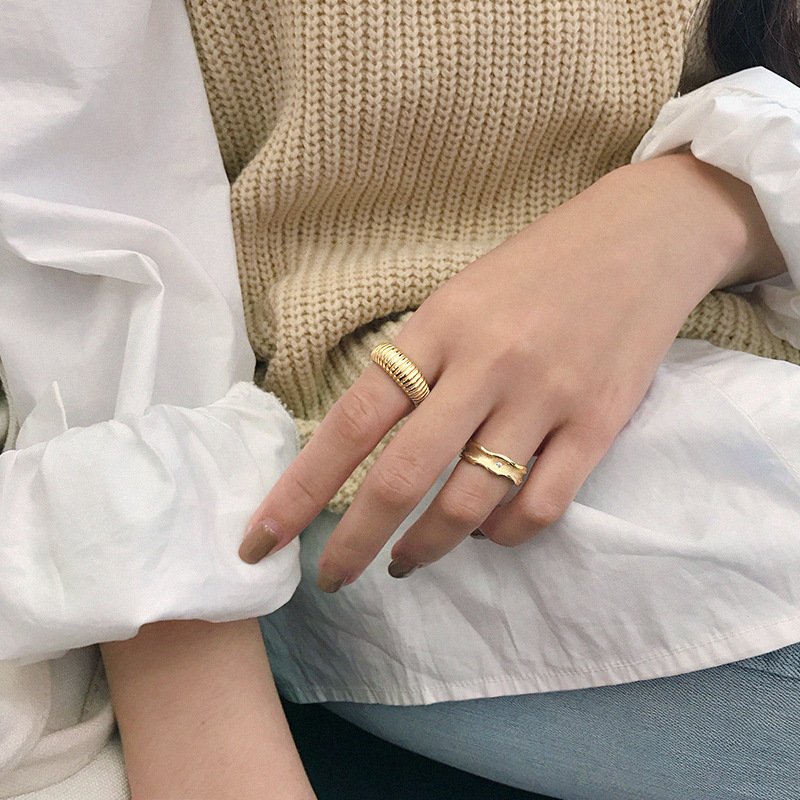 Ribbed Statement Ring2