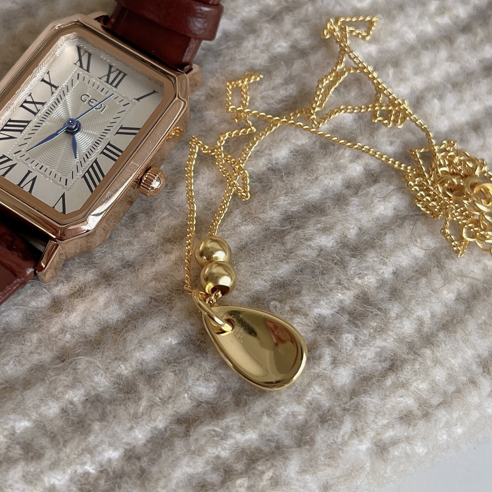 Teardrop Pendant Necklace