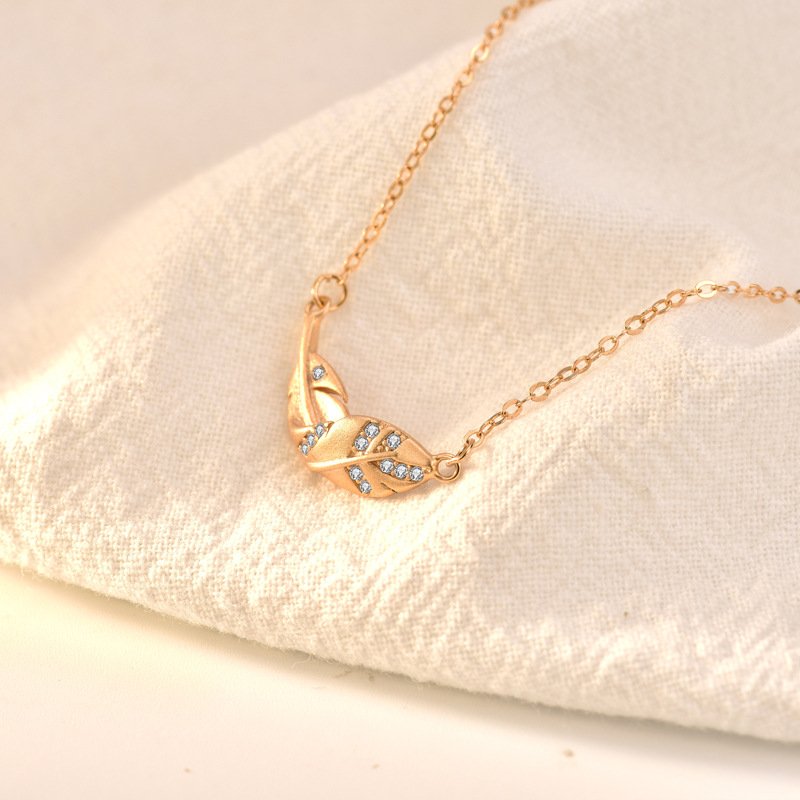 Leaf Motif Necklace