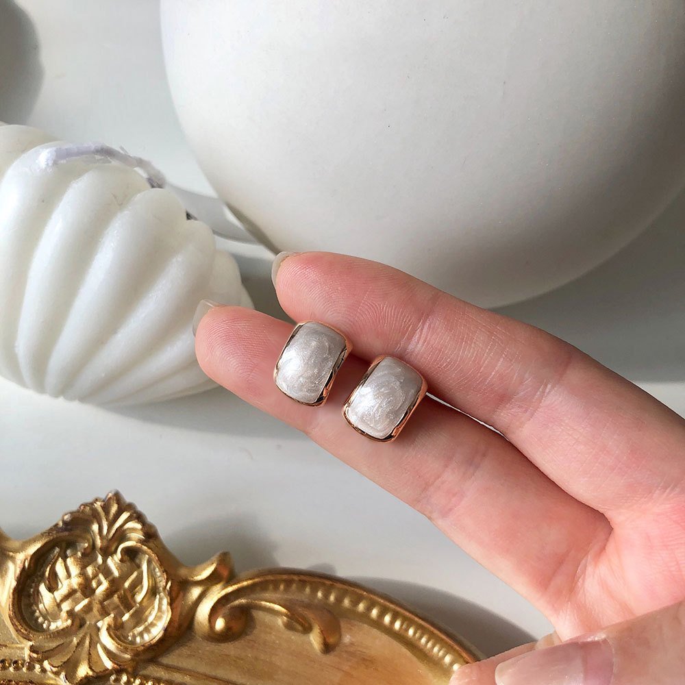 Champagne Pearl Stud Earrings5