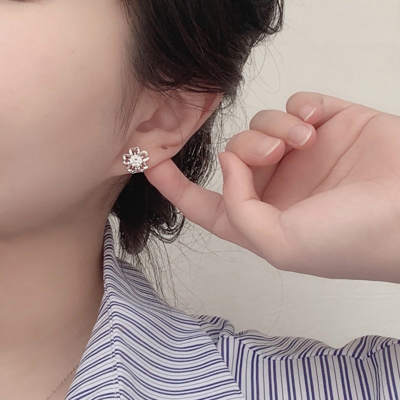 Flower Petals Stud Earrings2