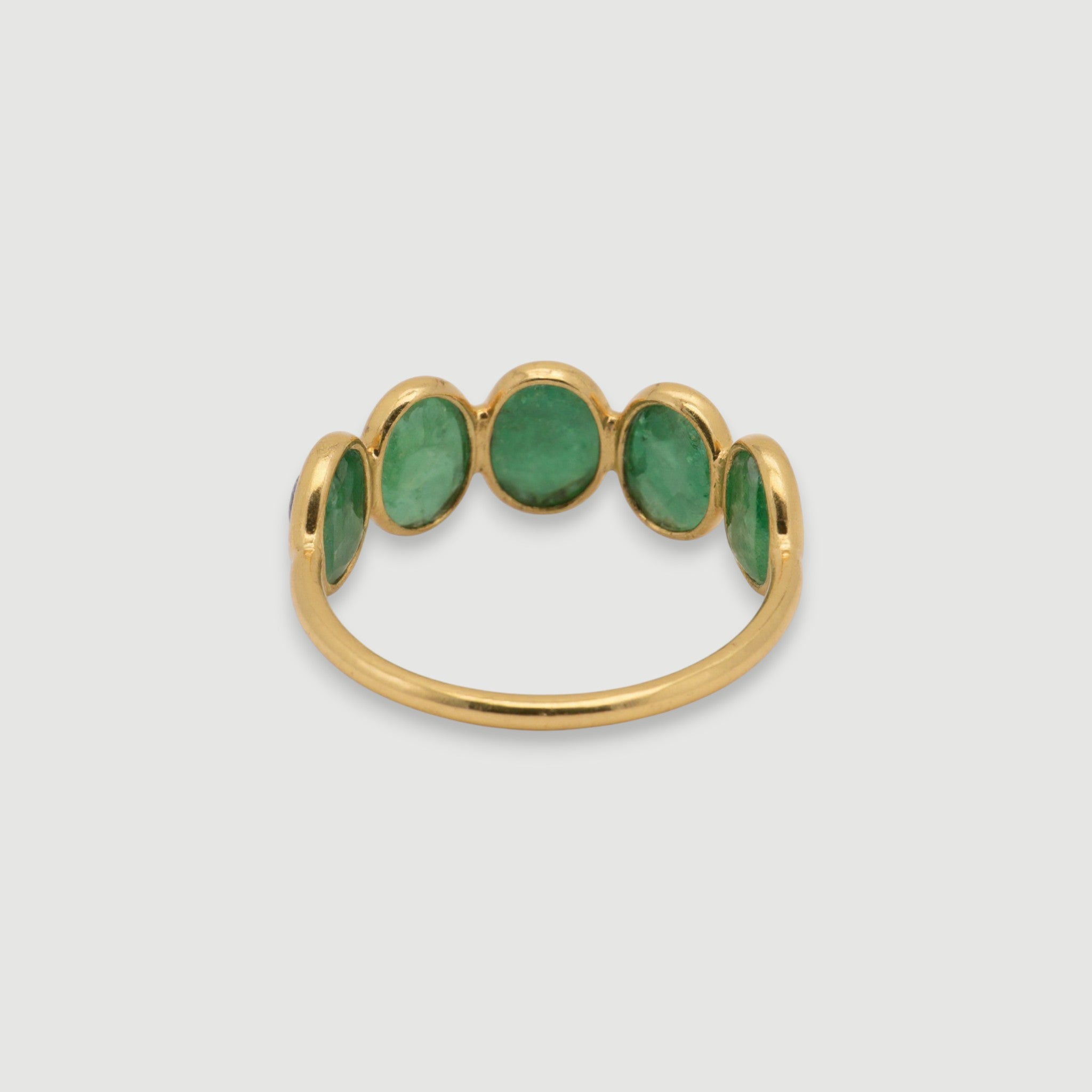 Emerald Gemstone Ring3