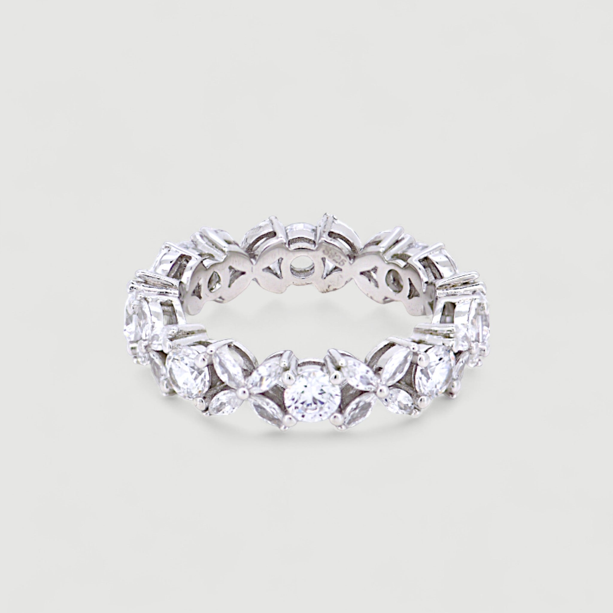 Four Leaves Baguette Ring4