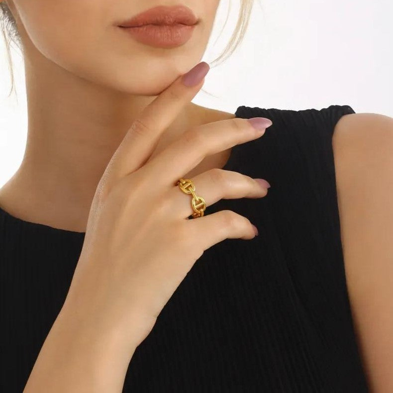 Amara Jewels gold-plated 925 sterling silver chain link open ring with adjustable fit.
