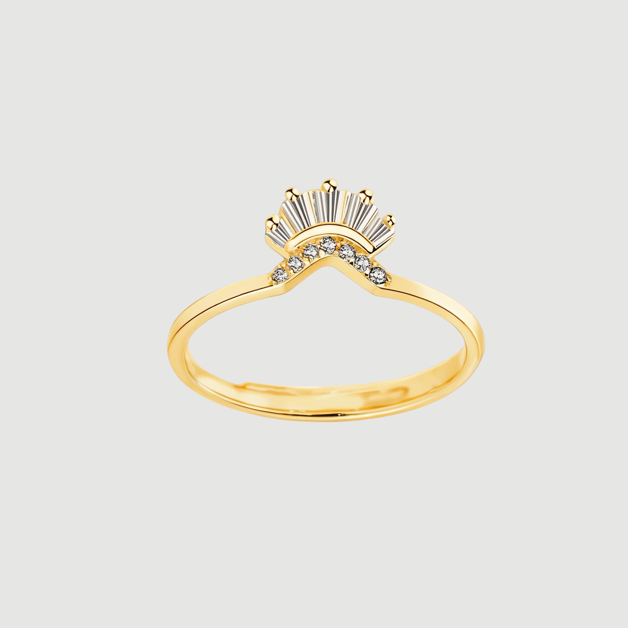 Amara Jewels gold-plated 925 sterling silver ring with fan-shaped crystal detail. Adjustable.