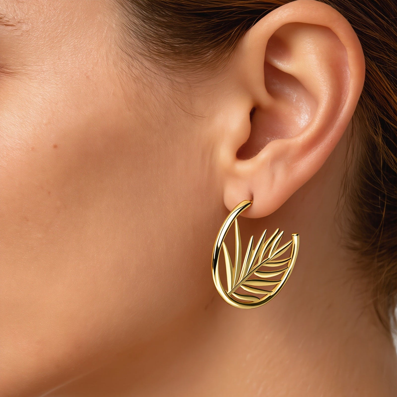 amara-jewels-gold-palm-leaf-hoop-earrings-1