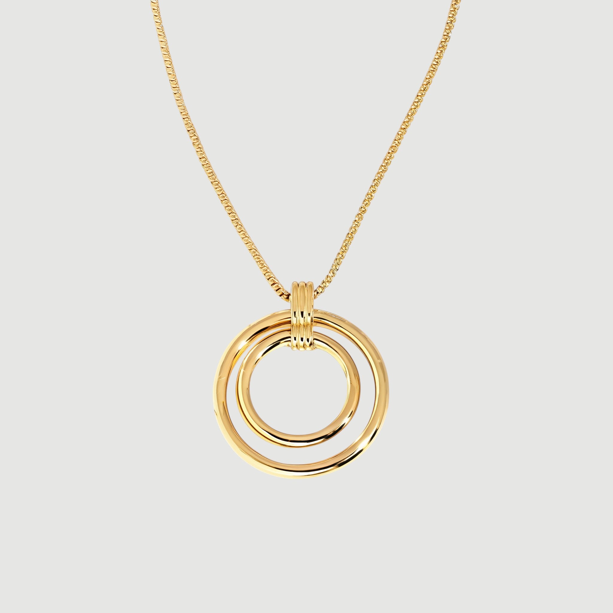Amara Jewels 18K yellow gold plated sterling silver interlocking circle pendant necklace.