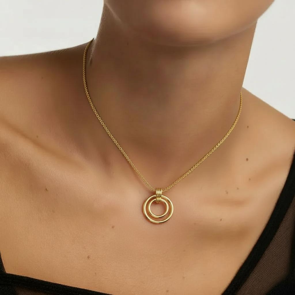 Amara Jewels 18K yellow gold plated sterling silver interlocking circle pendant necklace.