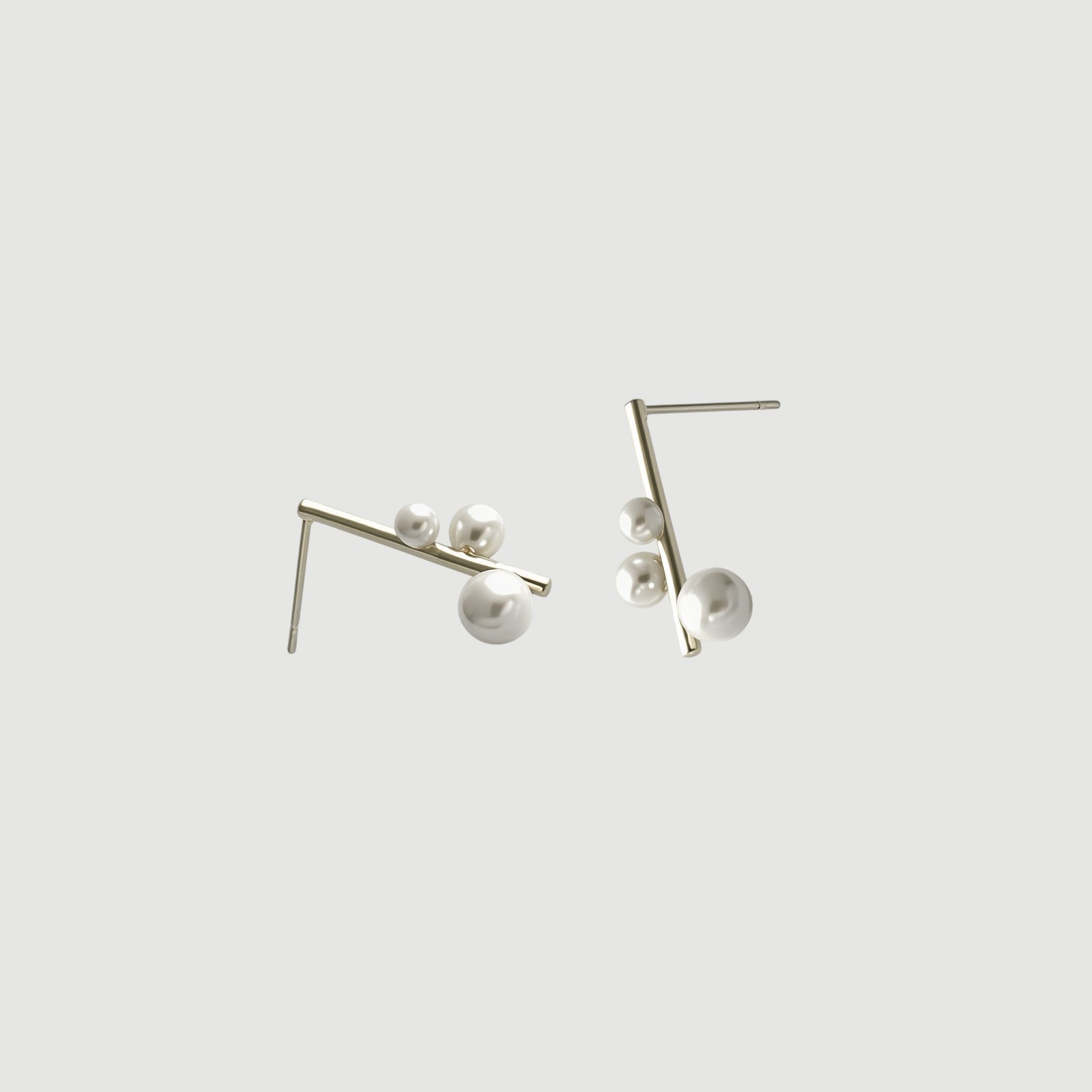 amara-jewels-pearl-drop-earrings-geometric-silver-1
