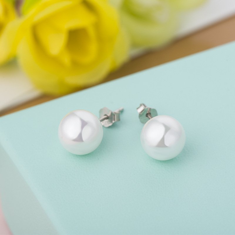 Freshwater Pearl Studs2