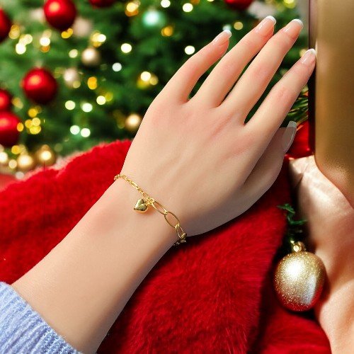 Heart charm bracelet crafted from 925 sterling silver and plated in 18K yellow gold 3