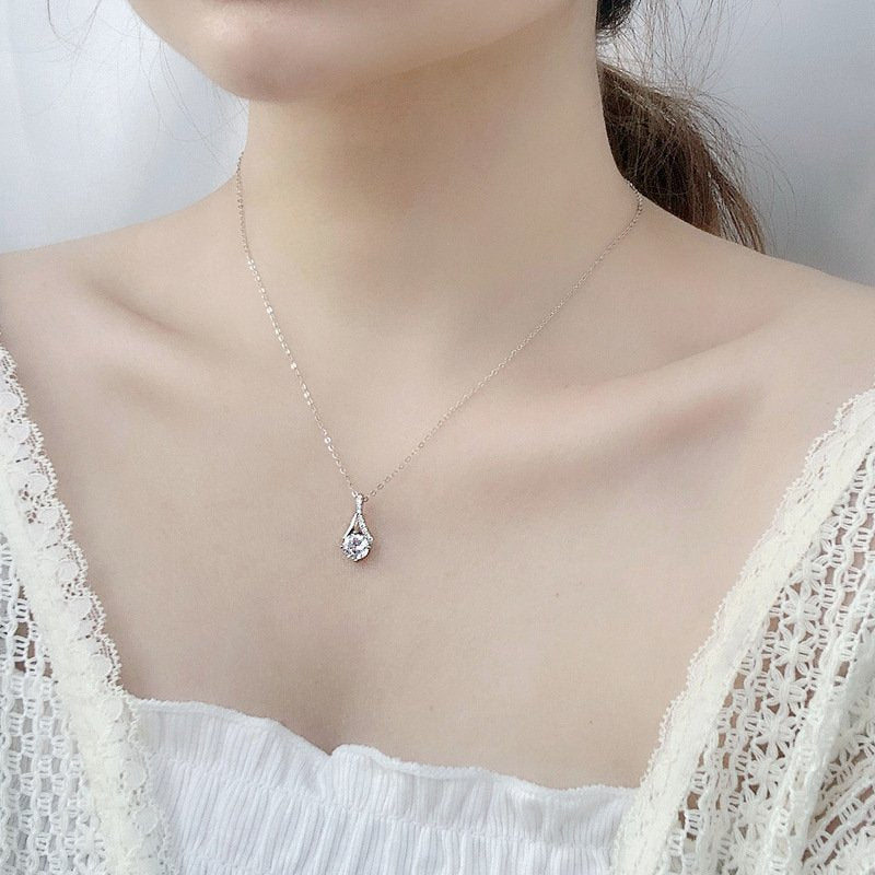Teardrop Pendant Necklace