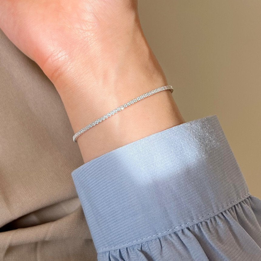 Classic tennis bracelet in 925 sterling silver and a brilliant white gold-plated finish 5