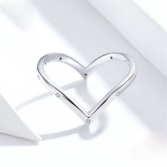 Minimalist Heart Ring3