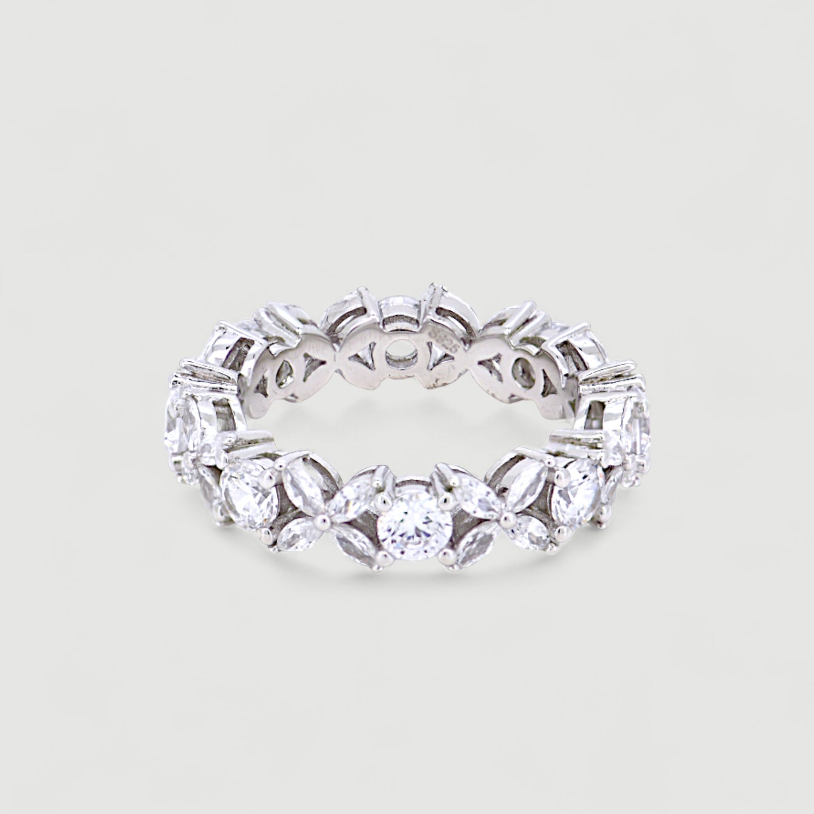 Four Leaves Baguette Ring4