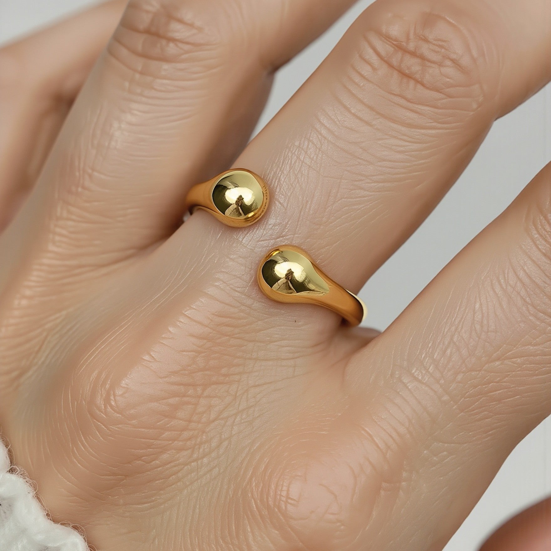 Minimalist Gold Open Ring1
