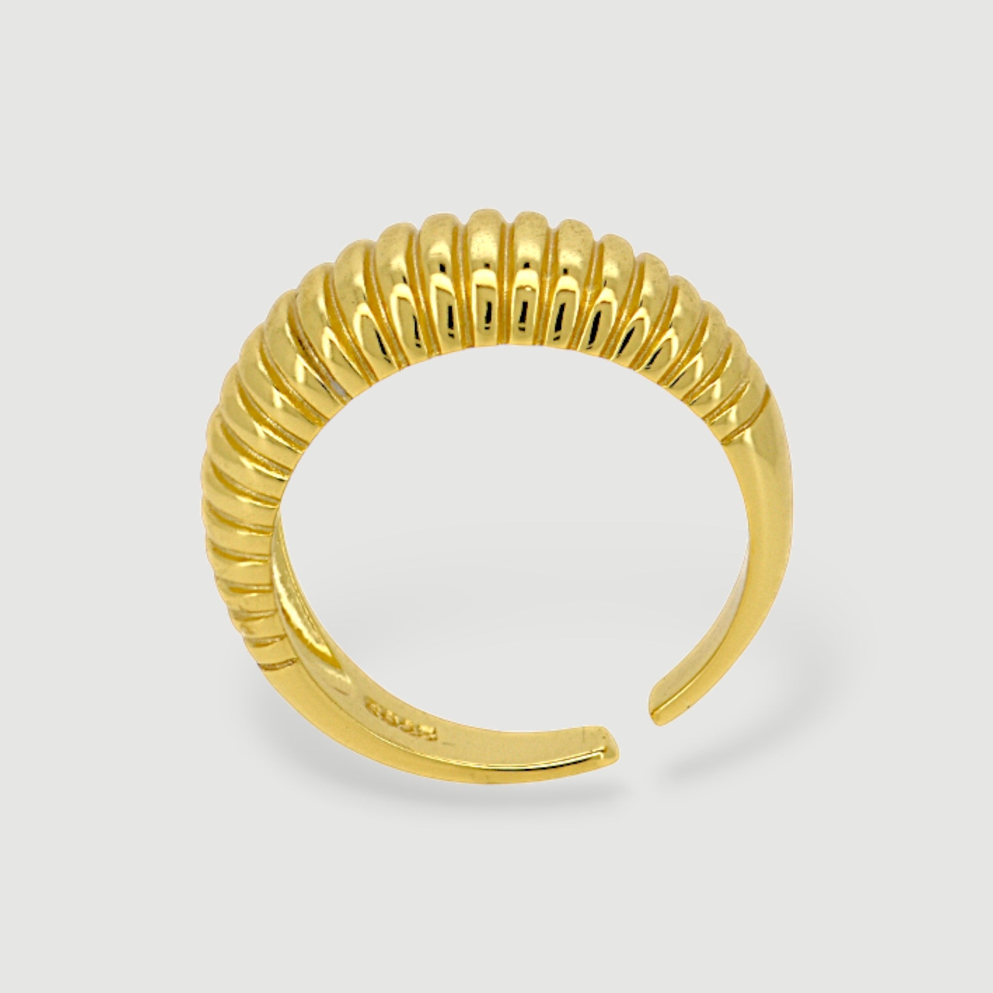 Ribbed Statement Ring667