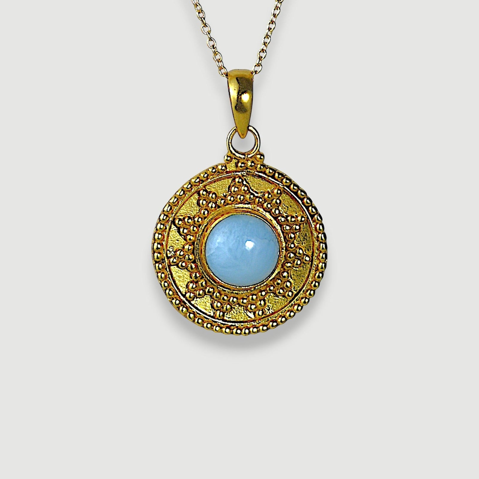 Amara Jewels aquamarine blue gemstone pendant necklace vintage in 18K gold vermeil over sterling silver.