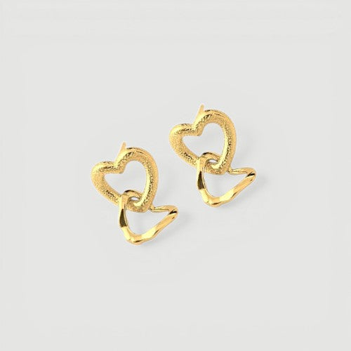 Amara Jewels gold-vermeil sterling silver interlocking heart earrings with textured and polished finishes.