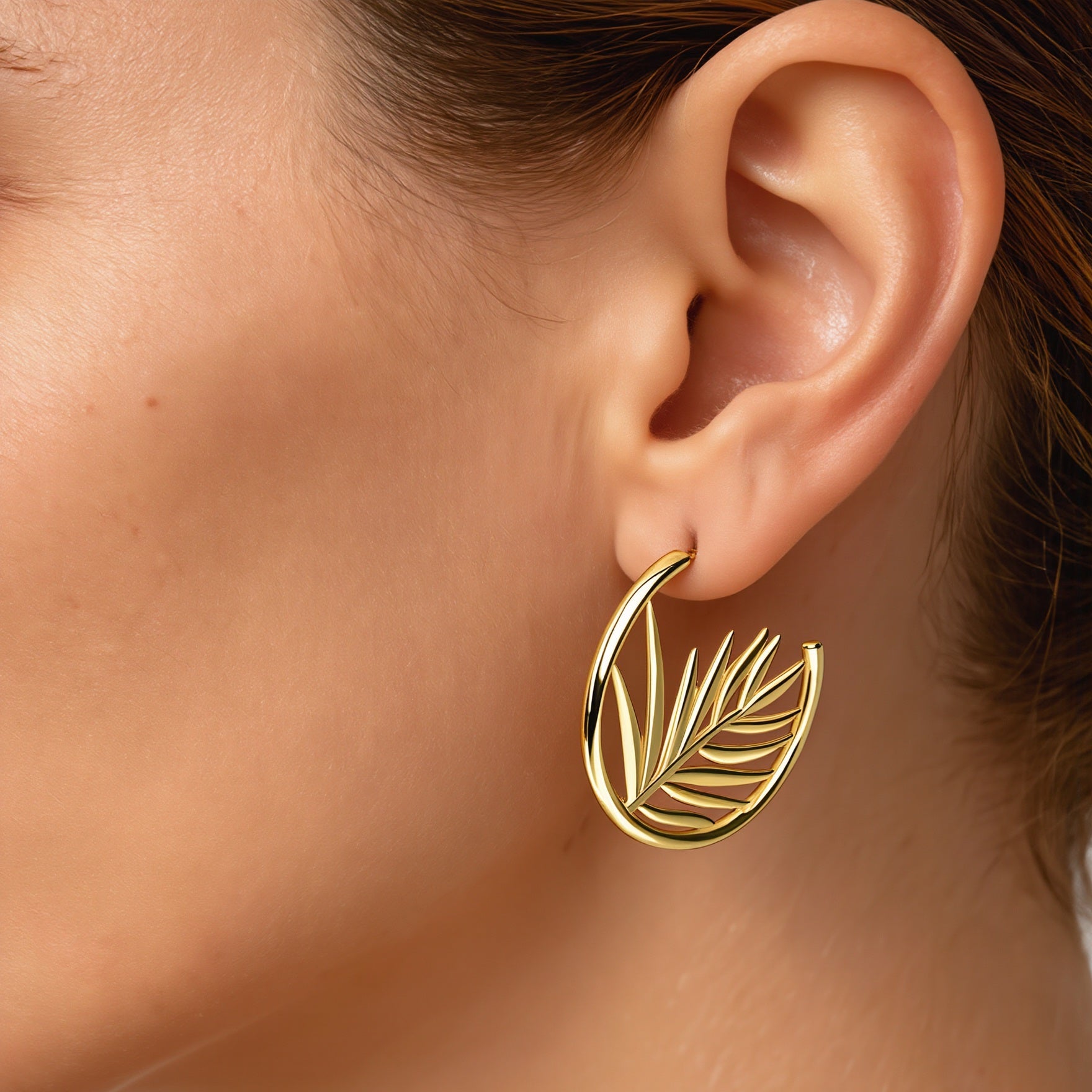 amara-jewels-gold-palm-leaf-hoop-earrings-1