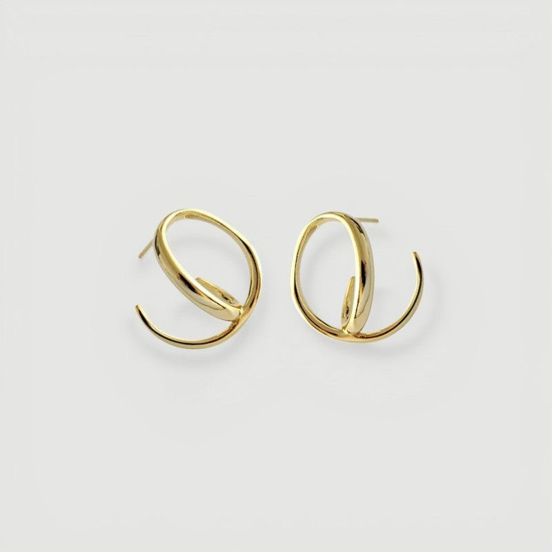 Amara Jewels gold-plated 925 sterling silver twisted hoop earrings with open-hoop design.