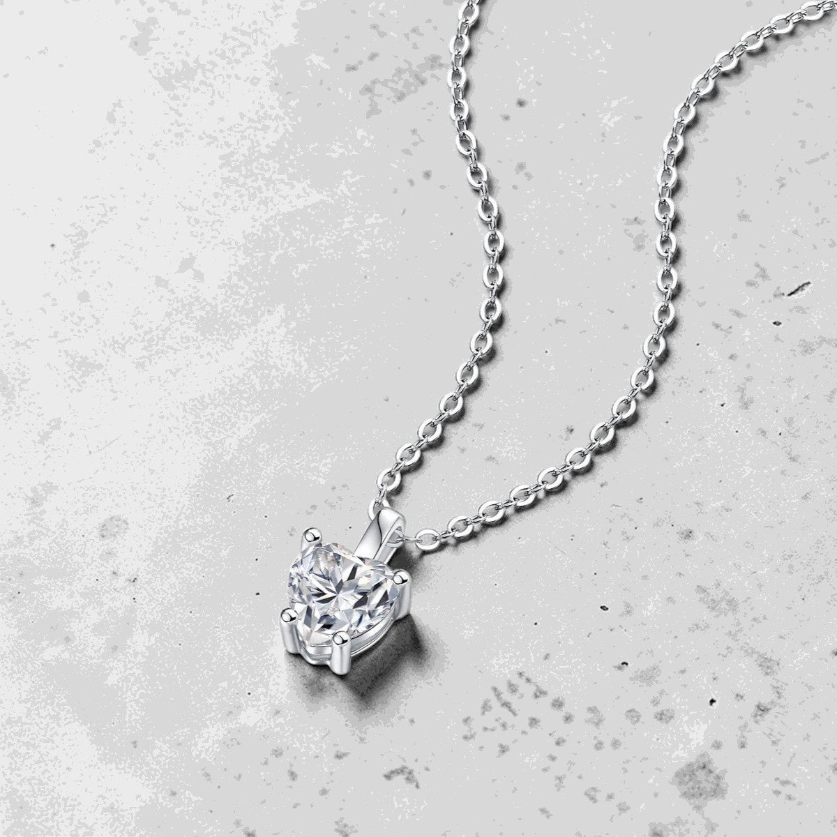 Amara Jewels Sterling Silver classic design brilliant Heart-Shaped Crystal Pendant Necklace.