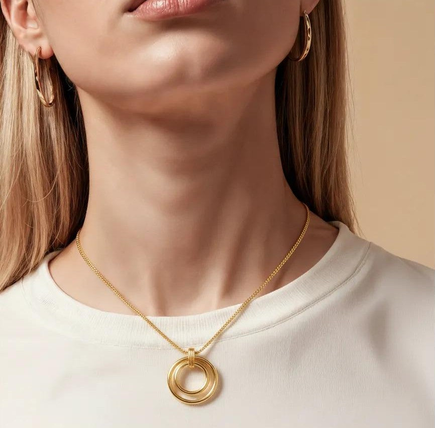 Amara Jewels 18K yellow gold plated sterling silver interlocking circle pendant necklace.