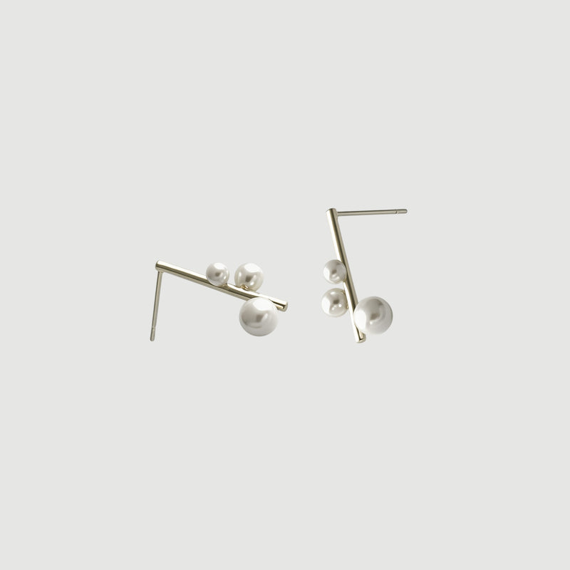 amara-jewels-pearl-drop-earrings-geometric-silver-1