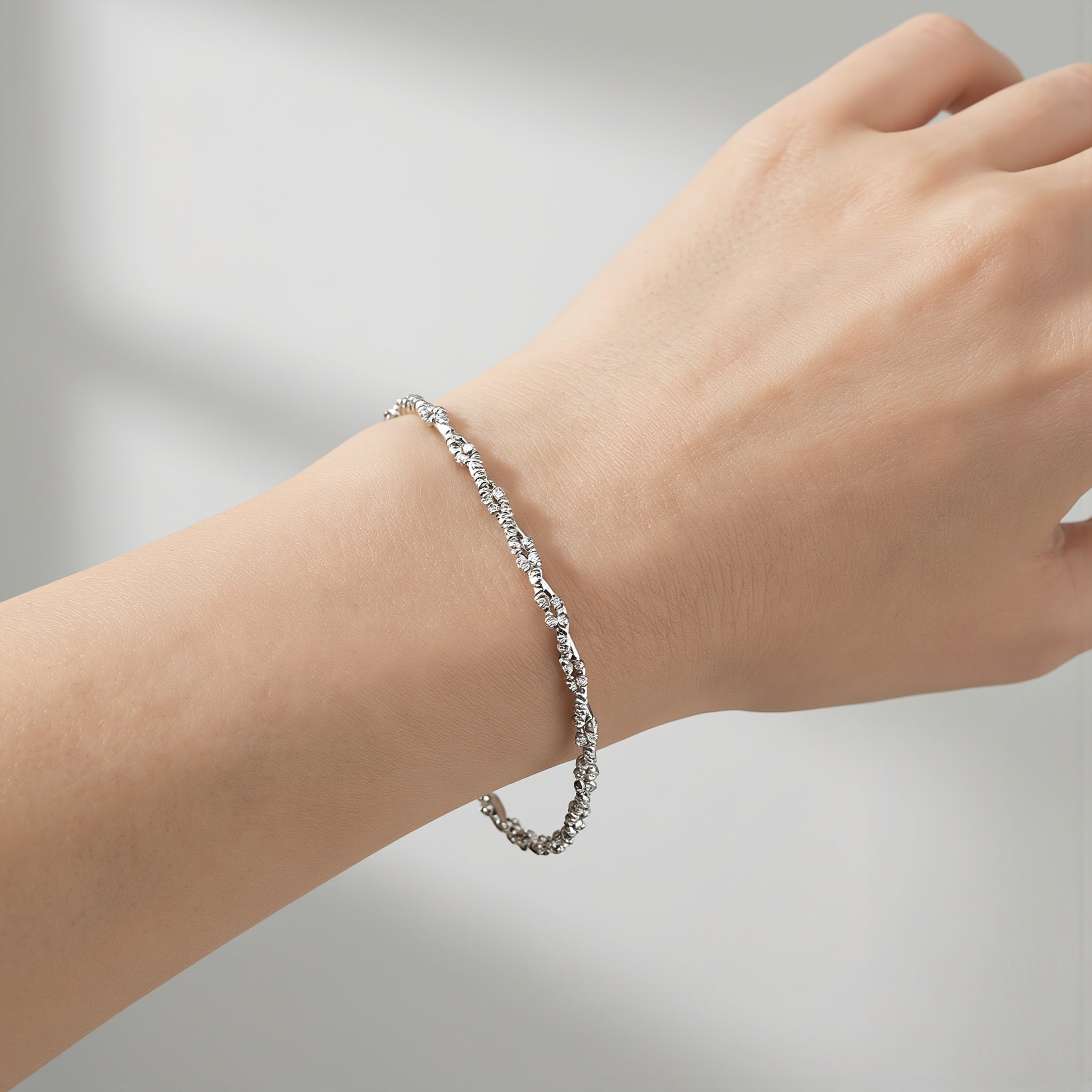 Beaded twist bracelet in sterling silver for women
