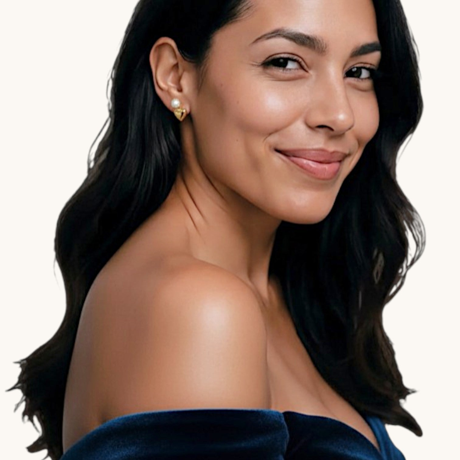 Amara Jewels gold-plated sterling silver earrings with pearl and heart charm. Romantic drop earrings.